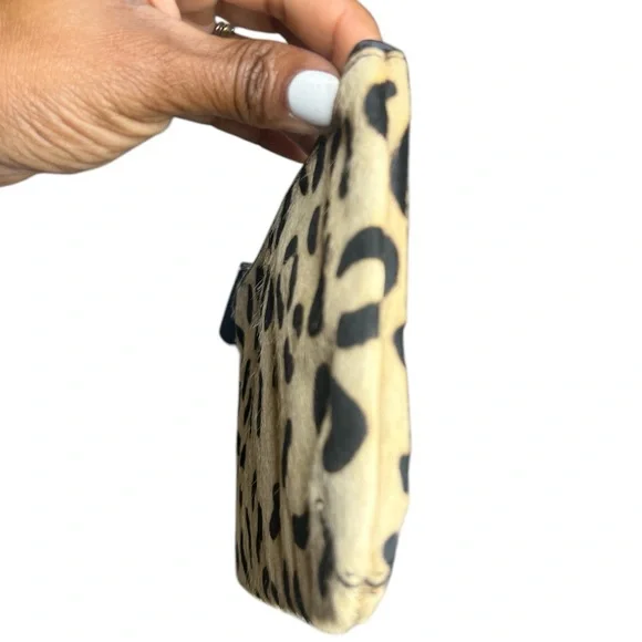 ili New York Chic Leopard Print Wristlet with RFID Card Holder, NWT - Picture 3 of 7